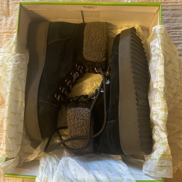 Sam Edelman Lace up booties with faux fur - Picture 9 of 9